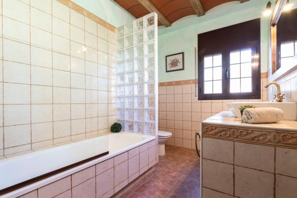 Villa Lo Guaret. La Cava Esterno foto
