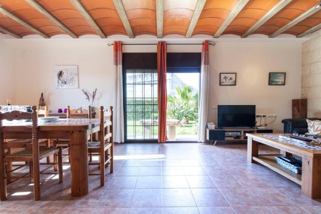 Villa Lo Guaret. La Cava Esterno foto
