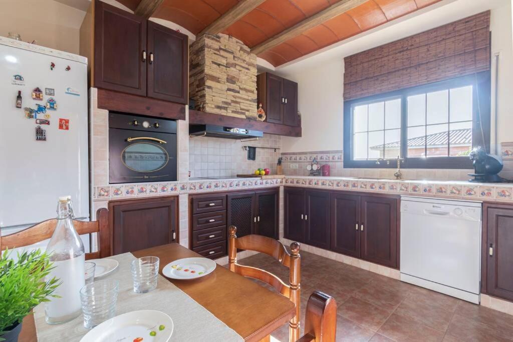 Villa Lo Guaret. La Cava Esterno foto